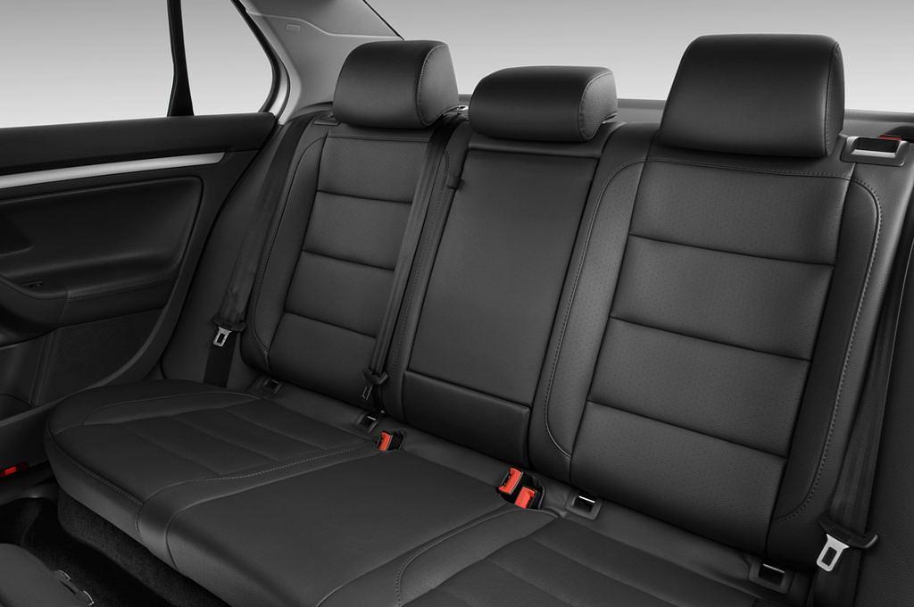 Volkswagen Jetta (Baujahr 2010) SE 4 Türen Rücksitze