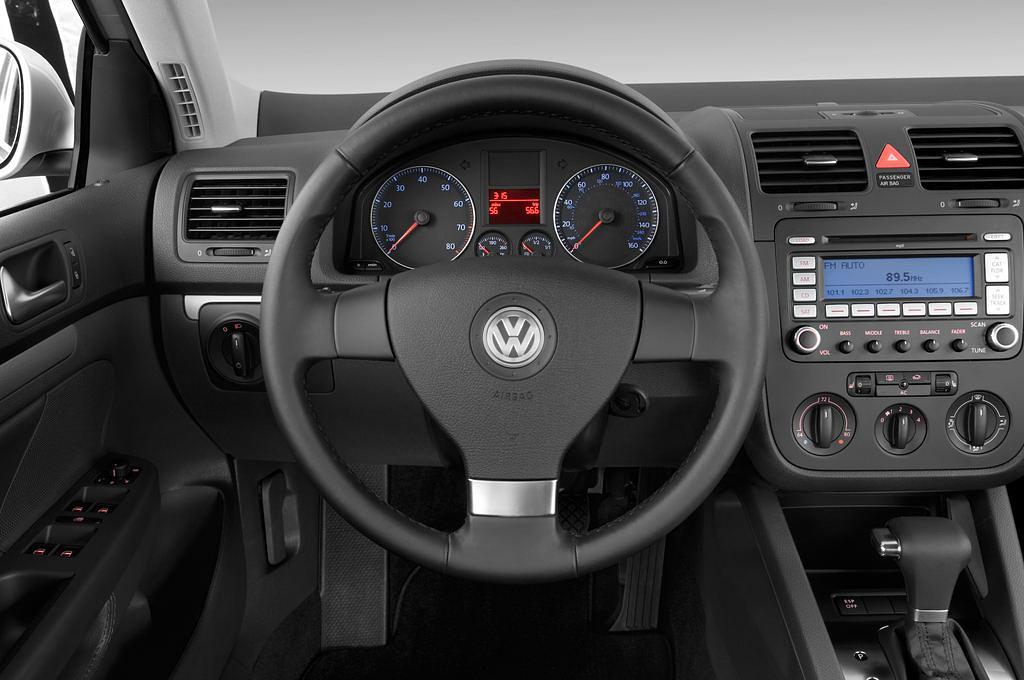 Volkswagen Jetta (Baujahr 2010) SE 4 Türen Lenkrad