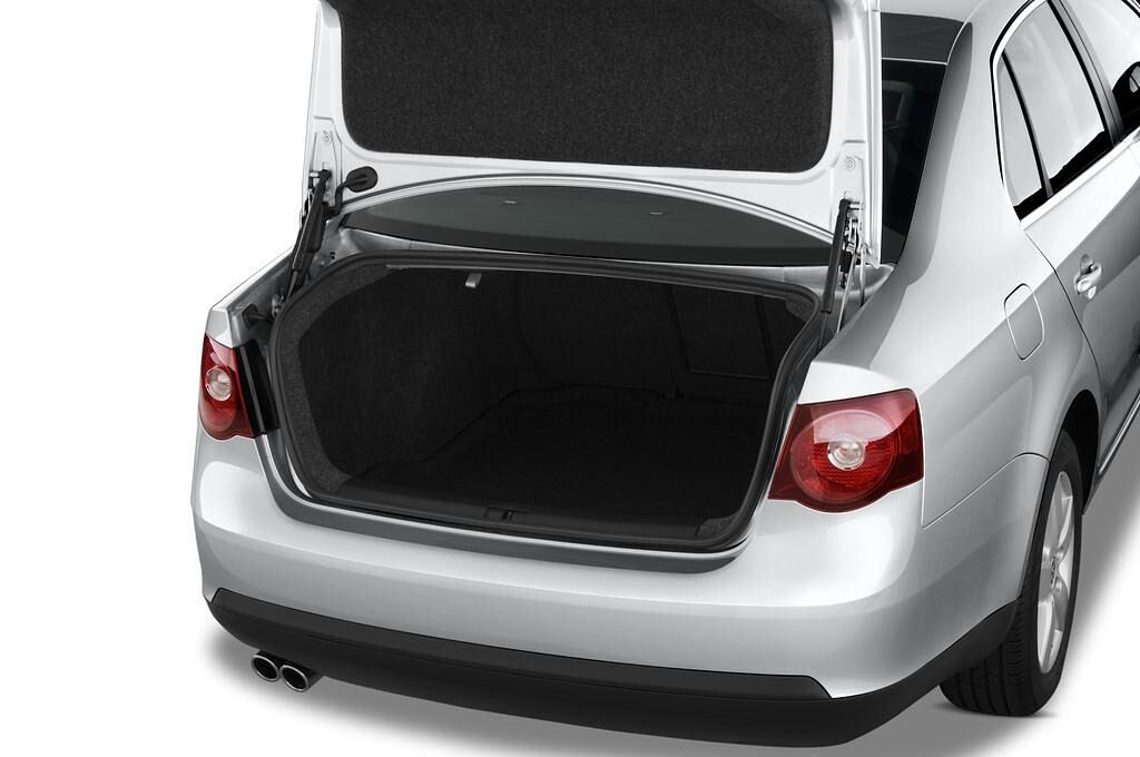 Volkswagen Jetta (Baujahr 2010) SE 4 Türen Kofferraum