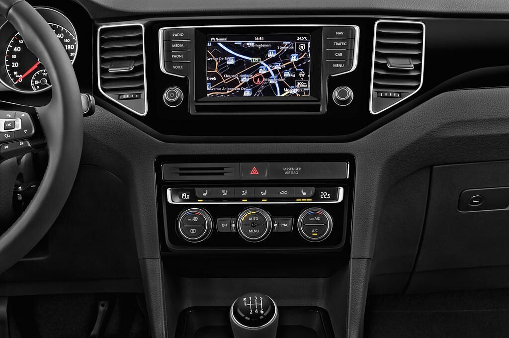 Volkswagen Golf Sportsvan (Baujahr 2015) Comfortline 5 Türen Mittelkonsole