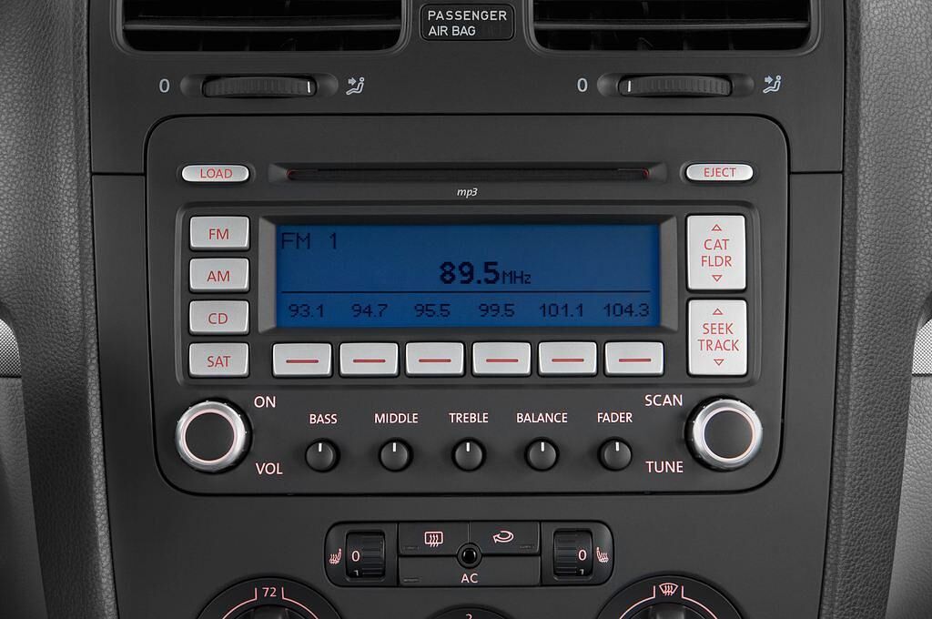 Volkswagen Jetta (Baujahr 2010) Comfortline 4 Türen Radio und Infotainmentsystem