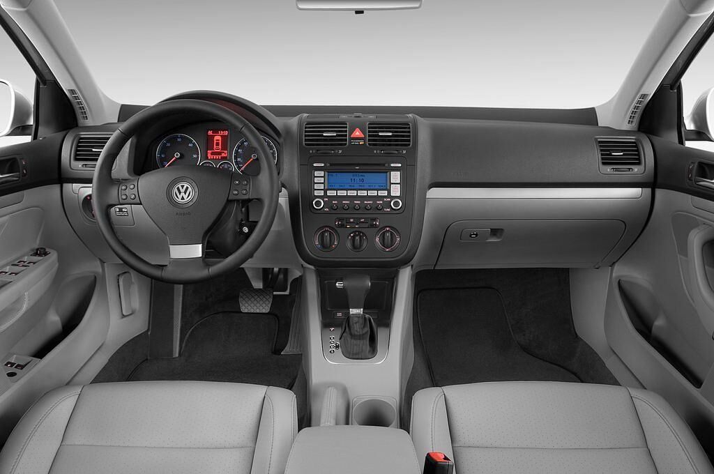 Volkswagen Jetta (Baujahr 2010) Comfortline 4 Türen Cockpit und Innenraum