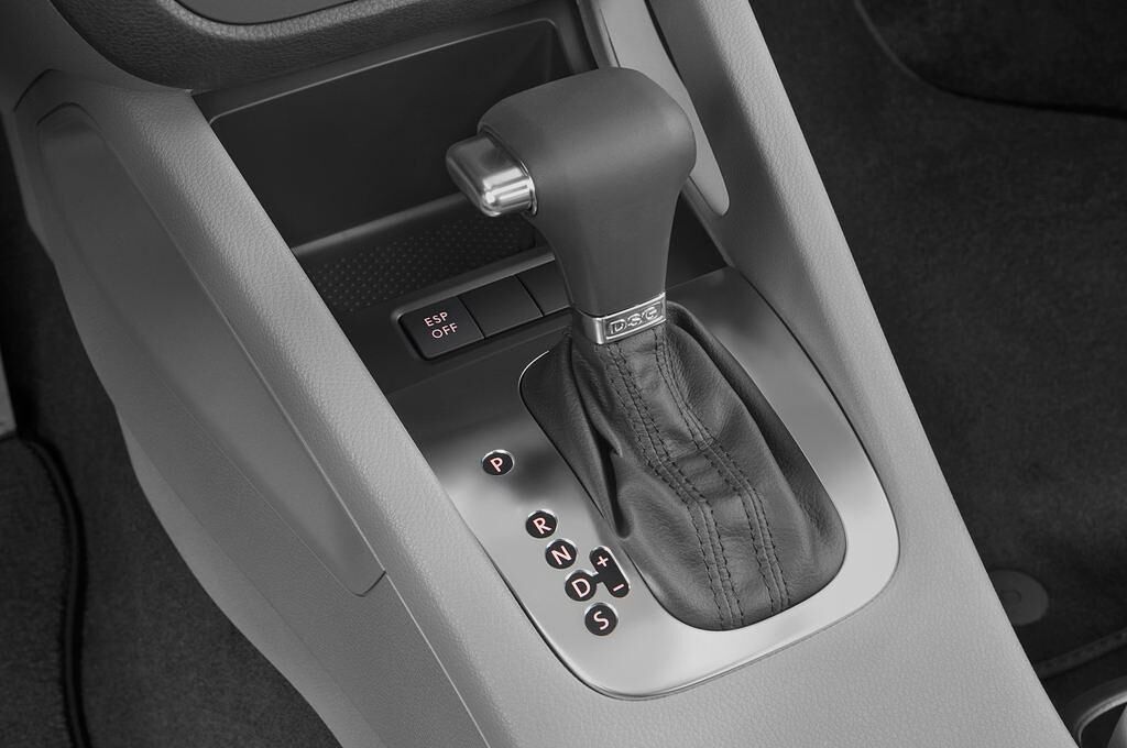 Volkswagen Jetta (Baujahr 2010) Comfortline 4 Türen Schalthebel