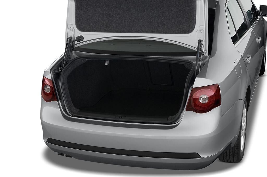 Volkswagen Jetta (Baujahr 2010) Comfortline 4 Türen Kofferraum