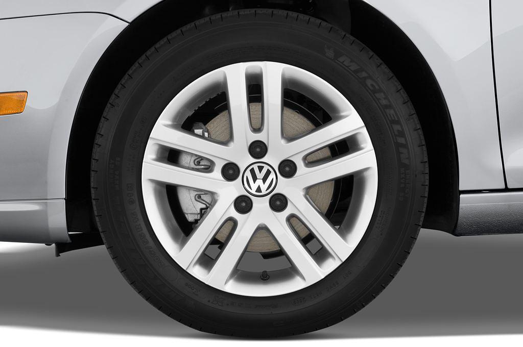 Volkswagen Jetta (Baujahr 2010) Comfortline 4 Türen Reifen und Felge