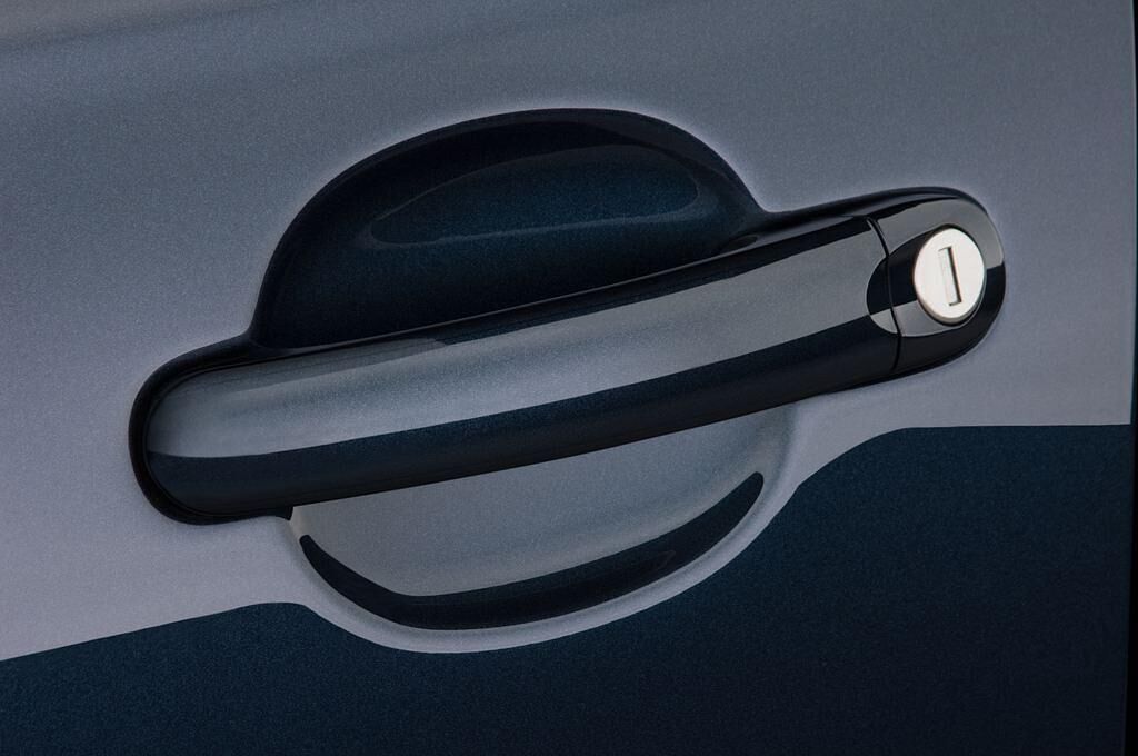 Volkswagen Jetta (Baujahr 2010) S 4 Türen Türgriff