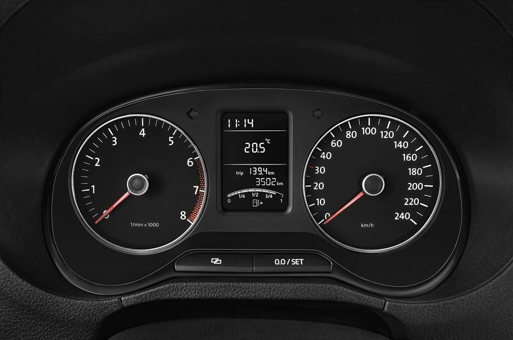 Volkswagen Polo (Baujahr 2011) Trendline 3 Türen Tacho und Fahrerinstrumente
