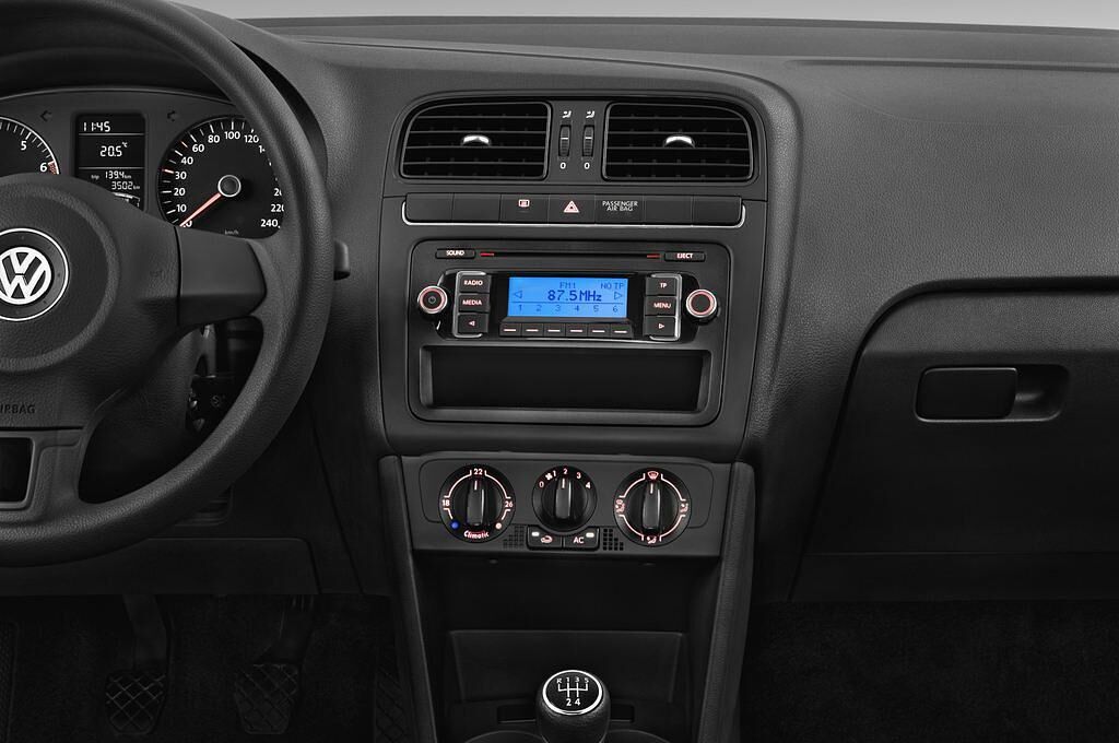 Volkswagen Polo (Baujahr 2011) Trendline 3 Türen Mittelkonsole
