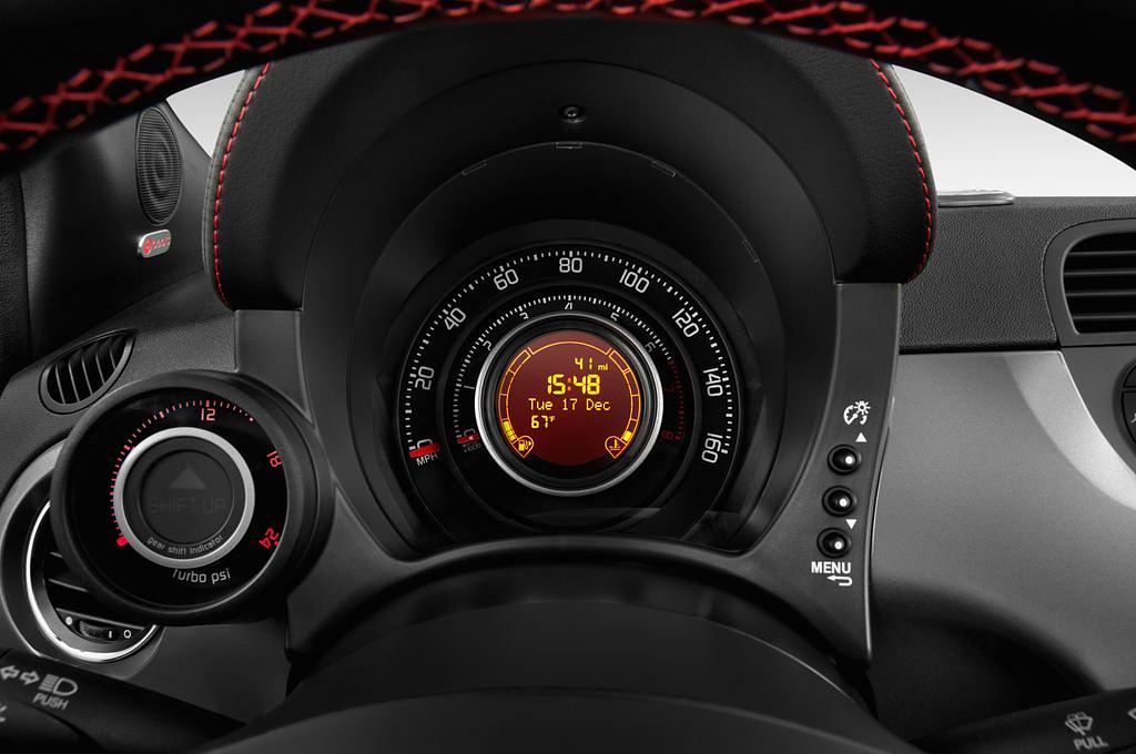 Abarth 500 (Baujahr 2014) - 2 Türen Tacho und Fahrerinstrumente
