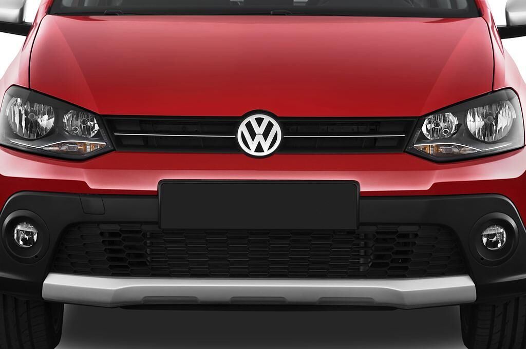 Volkswagen Polo (Baujahr 2011) Cross Polo 5 Türen Kühlergrill und Scheinwerfer
