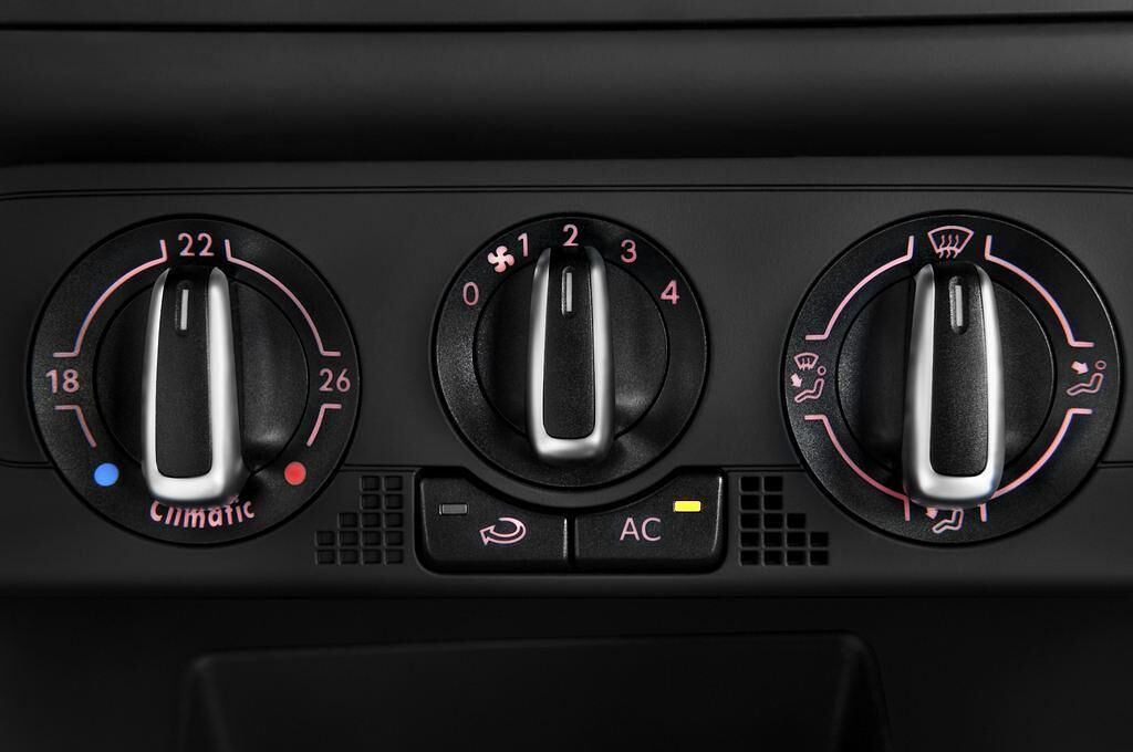 Volkswagen Polo (Baujahr 2011) Cross Polo 5 Türen Temperatur und Klimaanlage