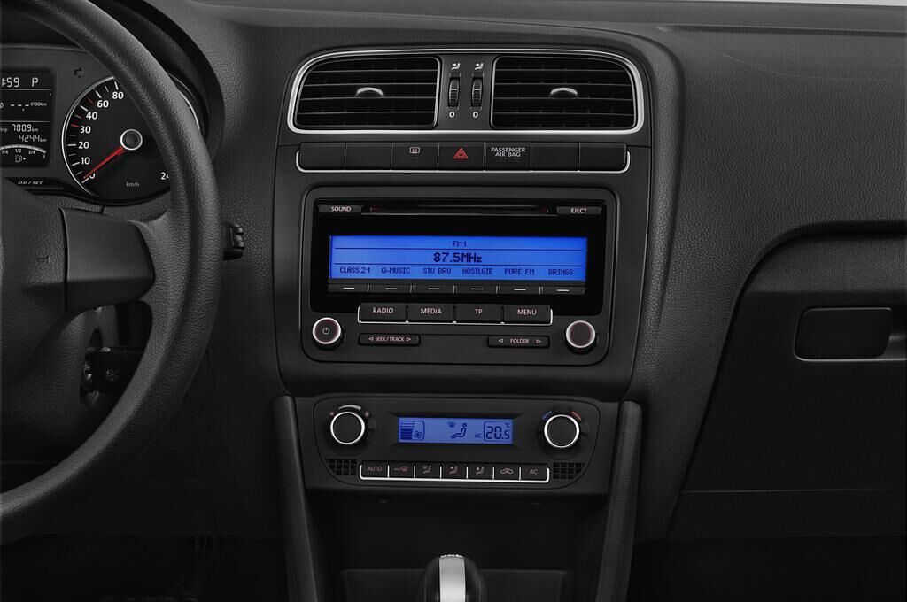 Volkswagen Polo (Baujahr 2012) Comfortline 5 Türen Mittelkonsole