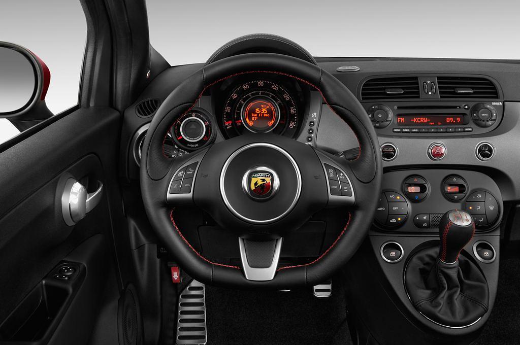 Abarth 500 (Baujahr 2014) - 2 Türen Lenkrad