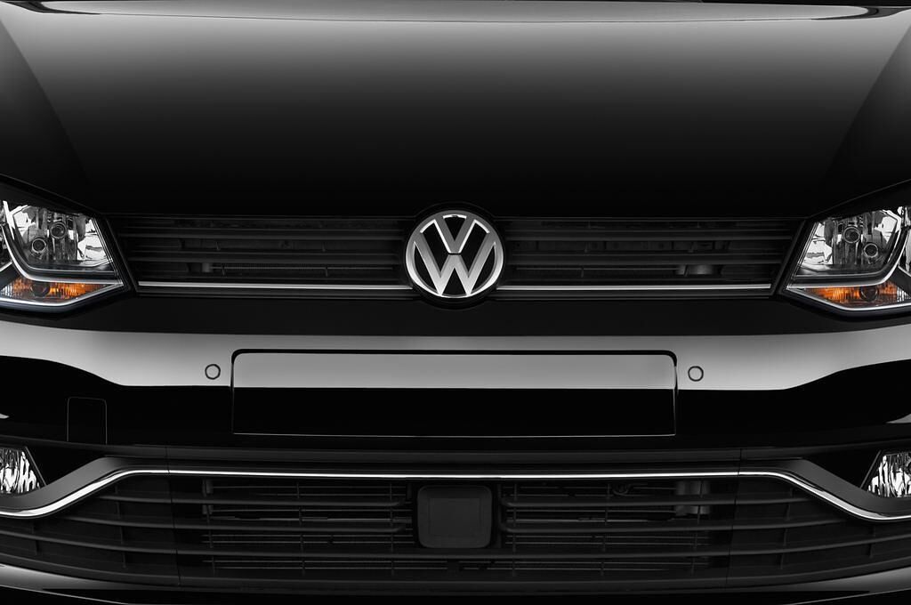 Volkswagen Polo (Baujahr 2014) Highline Bluemotion 5 Türen Kühlergrill und Scheinwerfer