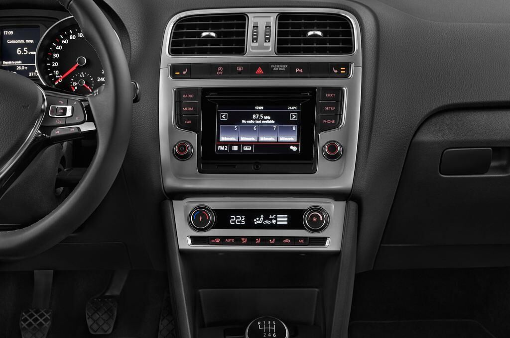 Volkswagen Polo (Baujahr 2014) Highline Bluemotion 5 Türen Mittelkonsole