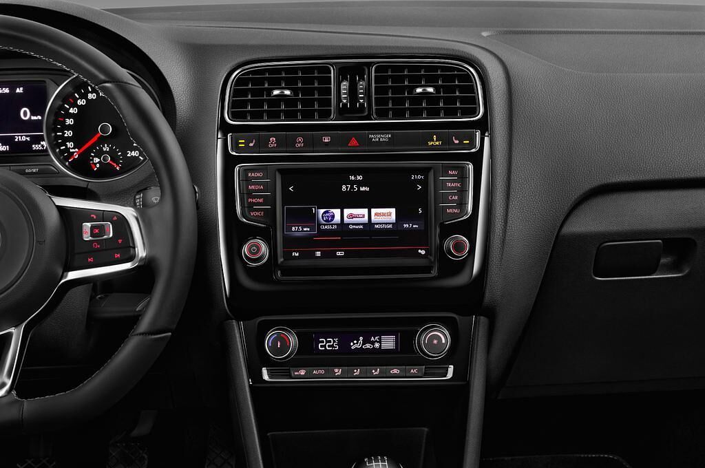 Volkswagen Polo (Baujahr 2016) Blue GT 5 Türen Mittelkonsole