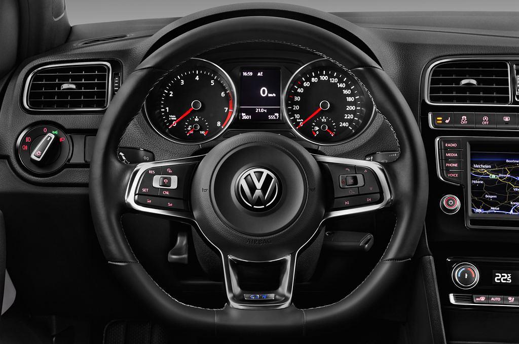 Volkswagen Polo (Baujahr 2016) Blue GT 5 Türen Lenkrad