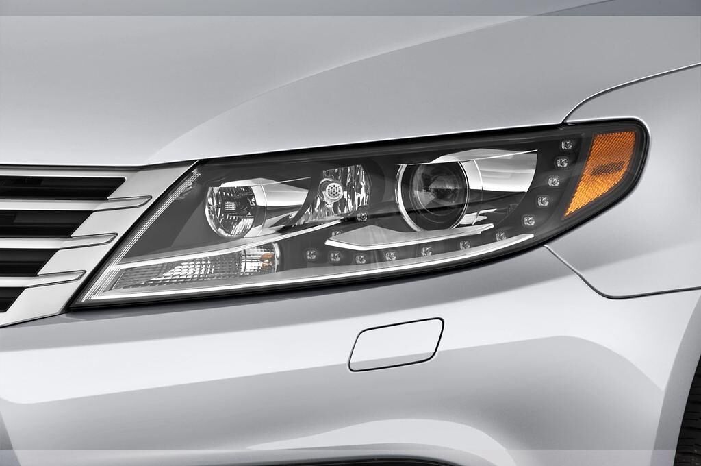 Volkswagen Passat CC (Baujahr 2011) - 4 Türen Scheinwerfer