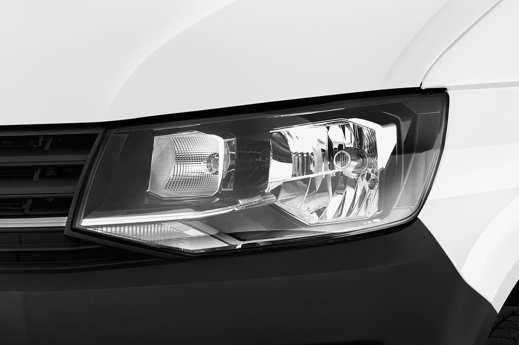 Volkswagen Transporter Kastenwagen (Baujahr 2017) - 4 Türen Scheinwerfer