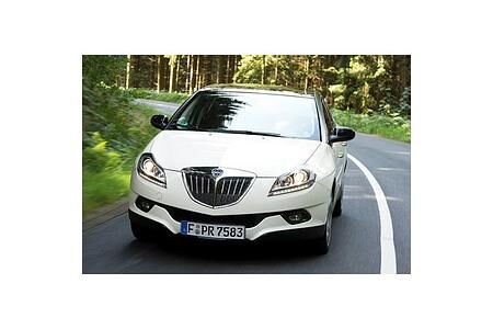 Exklusivität plus Wirtschaftlichkeit: Lancia Delta Diesel zum Benziner-Preis Exklusivität plus Wirtschaftlichkeit: Lancia Delta Diesel zum Benziner-Preis