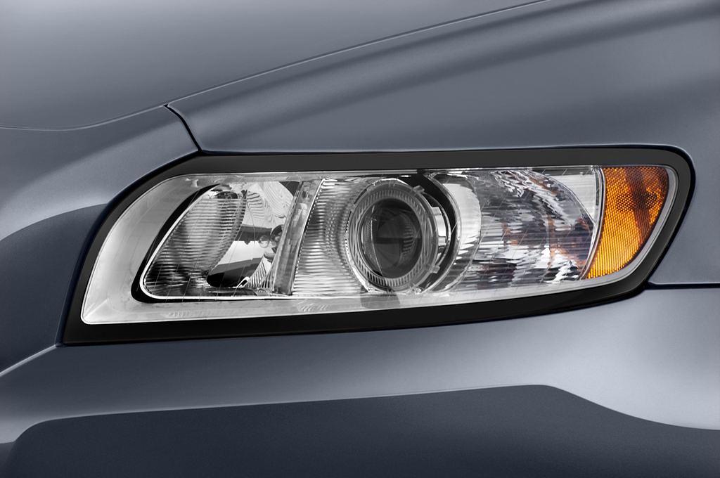 Volvo V50 (Baujahr 2010) R-design 5 Türen Scheinwerfer