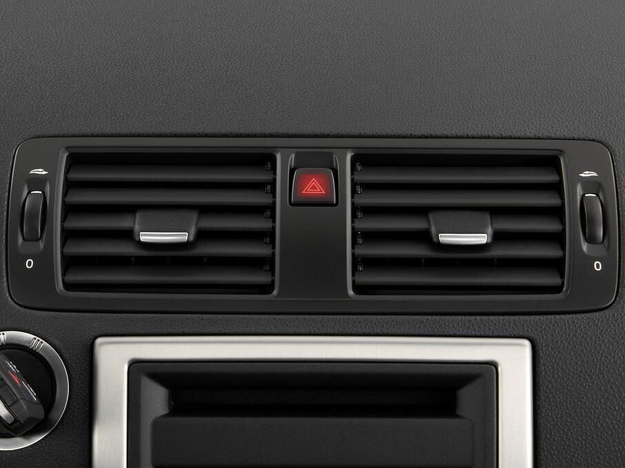 Volvo V50 (Baujahr 2010) Momentum 5 Türen Lüftung