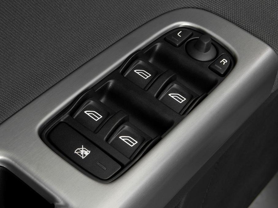 Volvo V50 (Baujahr 2010) Momentum 5 Türen Bedienungselemente Tür