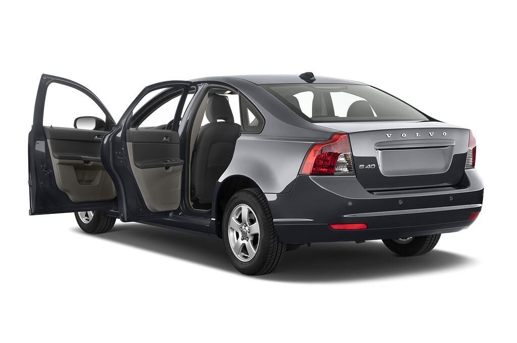 Volvo S40 (Baujahr 2011) R-design 4 Türen Tür geöffnet
