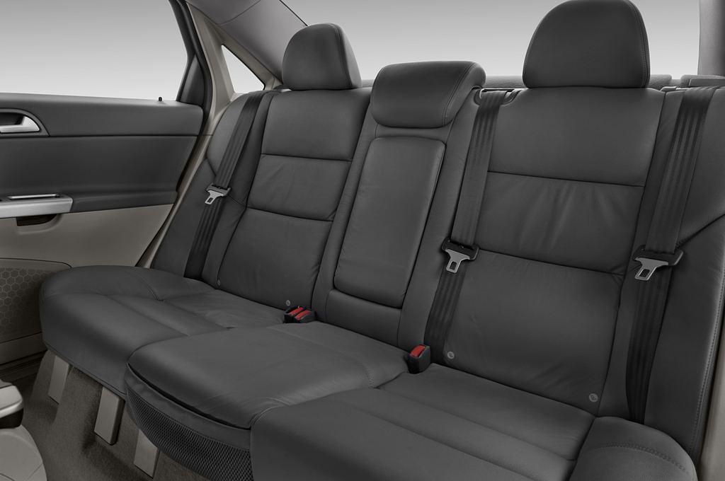 Volvo S40 (Baujahr 2011) R-design 4 Türen Rücksitze