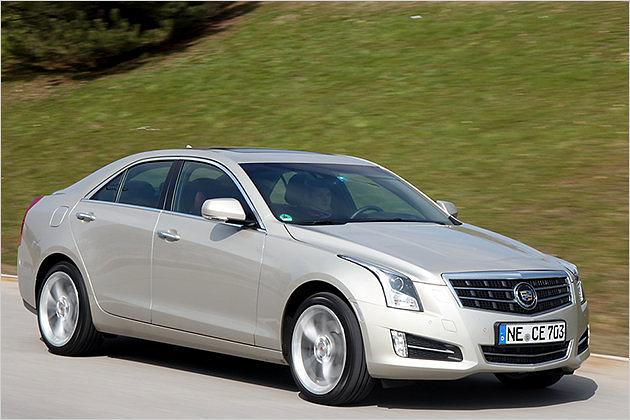 Die Scheinwerfer scheinen in die Kotflügel auszulaufen