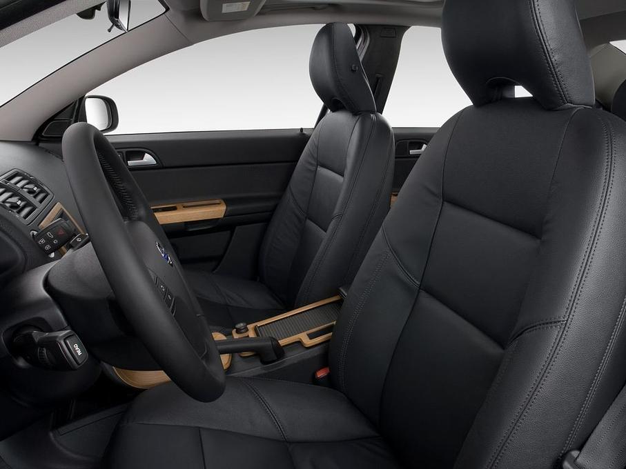 Volvo S40 (Baujahr 2010) Momentum 4 Türen Vordersitze