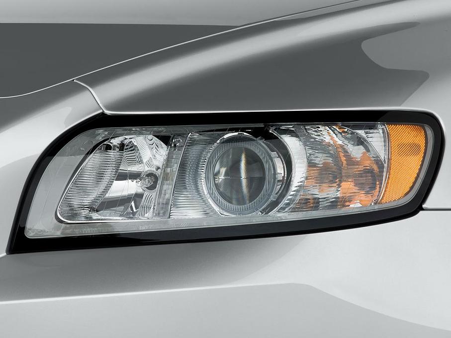 Volvo S40 (Baujahr 2010) Momentum 4 Türen Scheinwerfer