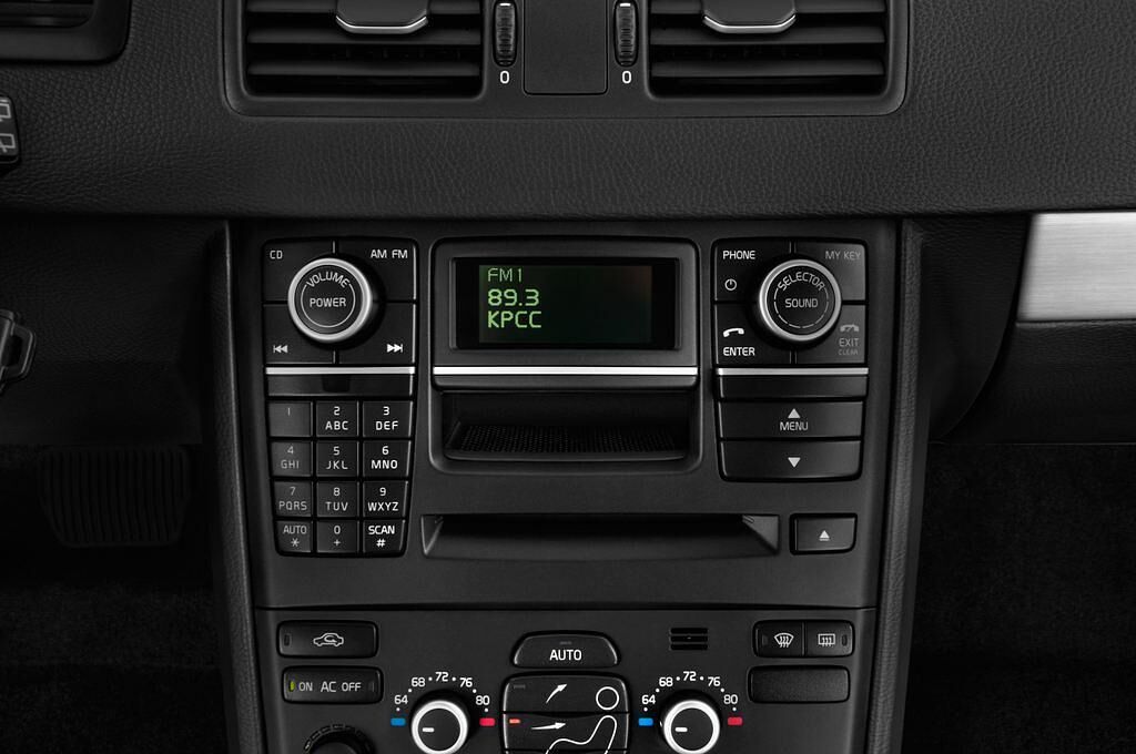 Volvo XC90 (Baujahr 2013) Summum 5 Türen Radio und Infotainmentsystem