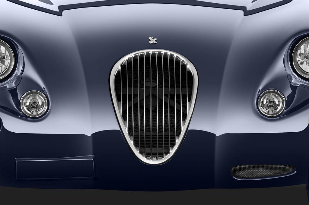 Wiesmann MF 3 (Baujahr 2009) - 2 Türen Kühlergrill und Scheinwerfer