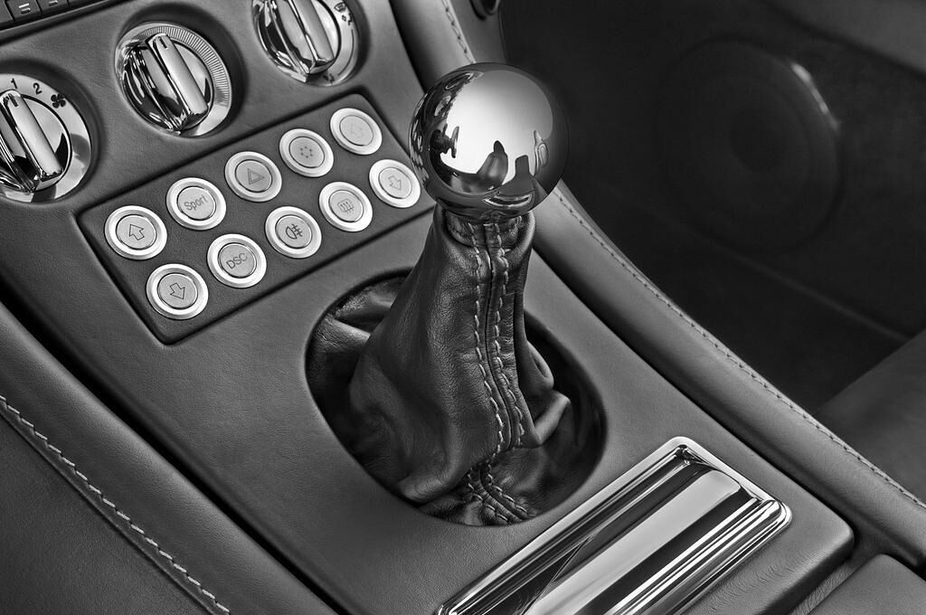 Wiesmann MF 4 (Baujahr 2009) - 2 Türen Schalthebel