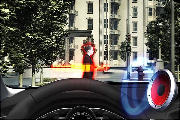 Der Notbremsassistent reagiert zudem auf Fußgänger, warnt den Fahrer akustisch und optisch und bremst das Fahrzeug bei einer drohenden Kollision automatisch ab