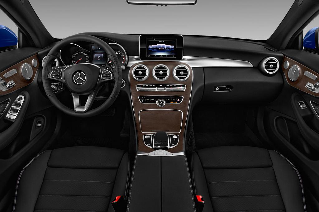 Mercedes C Class (Baujahr 2017) - 2 Türen Cockpit und Innenraum
