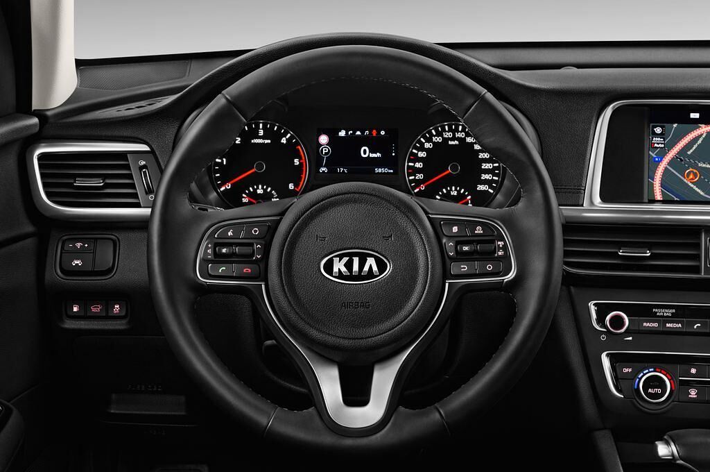KIA Optima Sportswagon (Baujahr 2017) Spirit 5 Türen Lenkrad