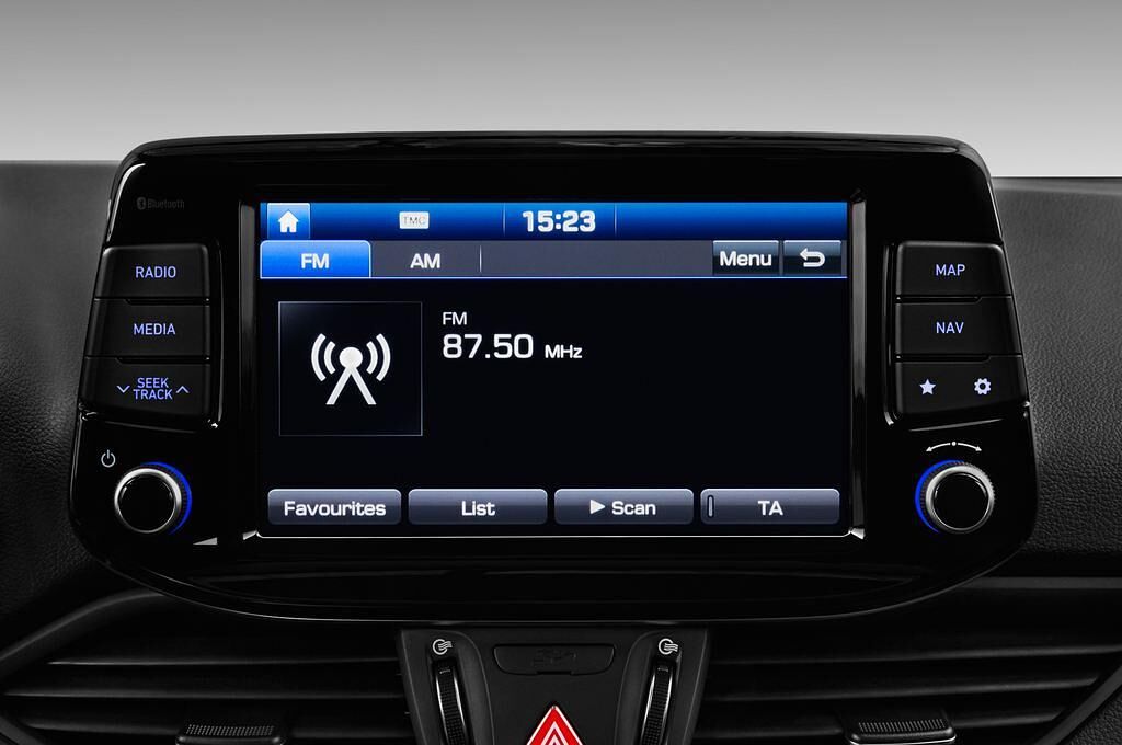 Hyundai i30 (Baujahr 2017) Premium 5 Türen Radio und Infotainmentsystem