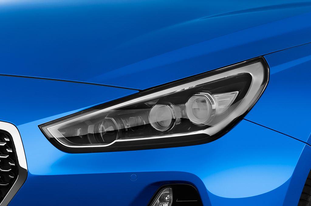 Hyundai i30 (Baujahr 2017) Premium 5 Türen Scheinwerfer