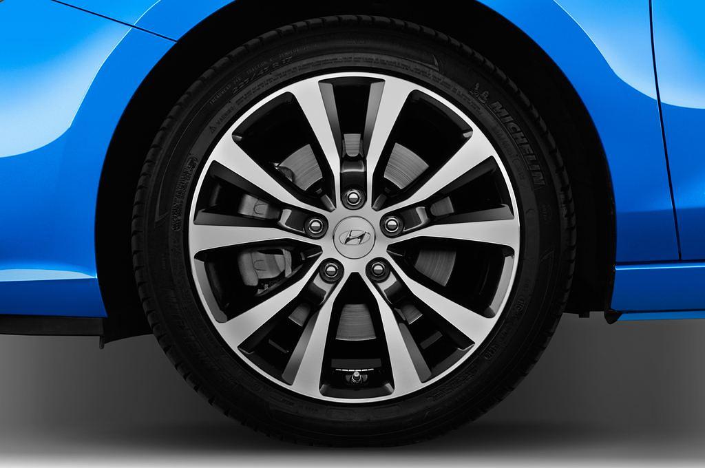 Hyundai i30 (Baujahr 2017) Premium 5 Türen Reifen und Felge