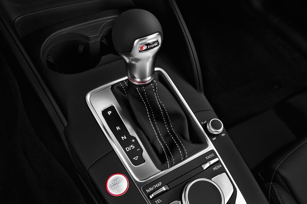 Audi S3 (Baujahr 2017) - 4 Türen Schalthebel