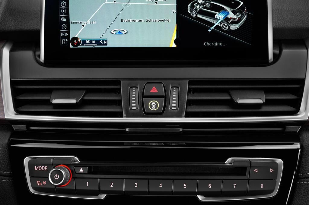 BMW 2 Series Active Tourer (Baujahr 2017) Luxury Line 5 Türen Lüftung