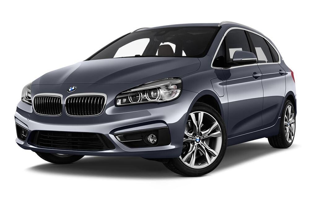 BMW 2 Series Active Tourer (Baujahr 2017) Luxury Line 5 Türen seitlich vorne mit Felge