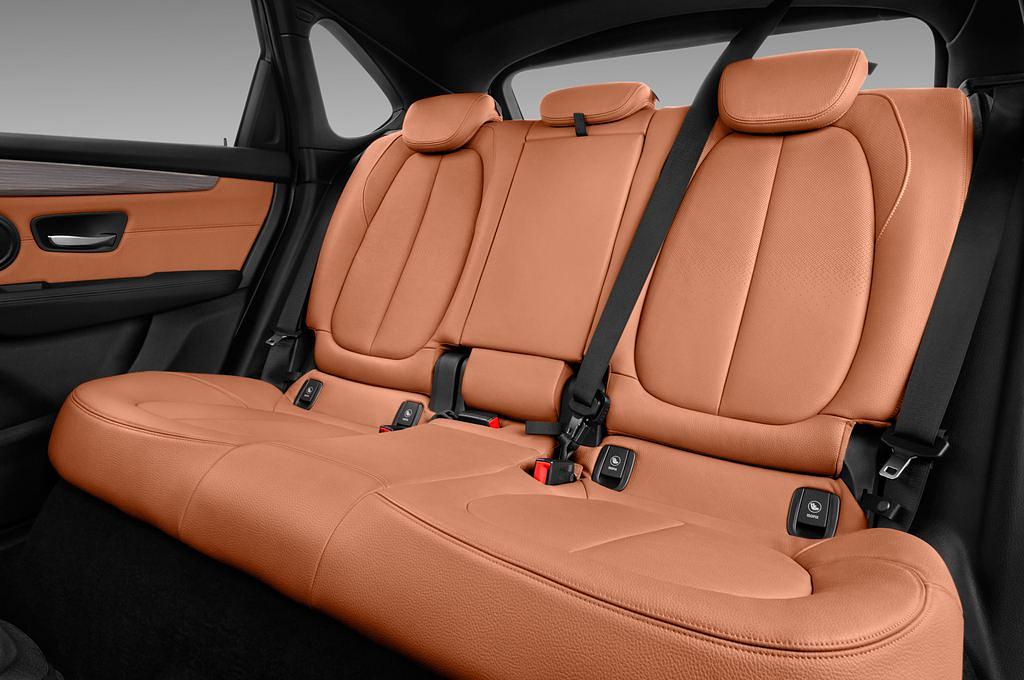 BMW 2 Series Active Tourer (Baujahr 2017) Luxury Line 5 Türen Rücksitze