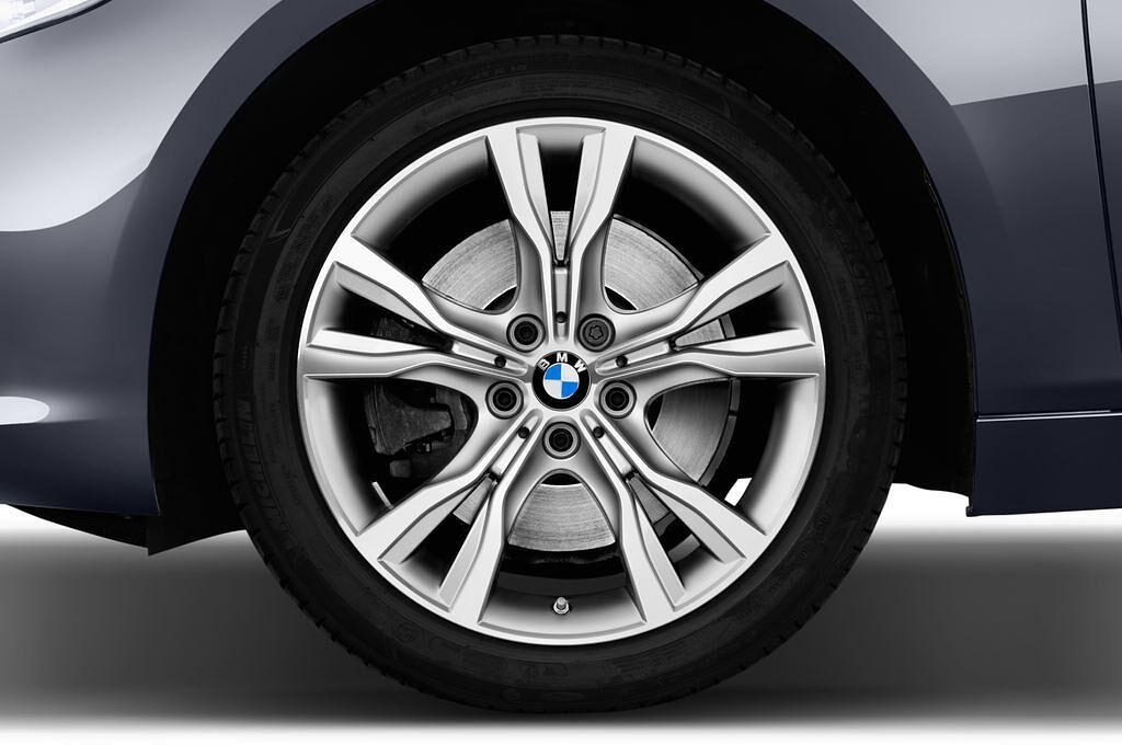BMW 2 Series Active Tourer (Baujahr 2017) Luxury Line 5 Türen Reifen und Felge