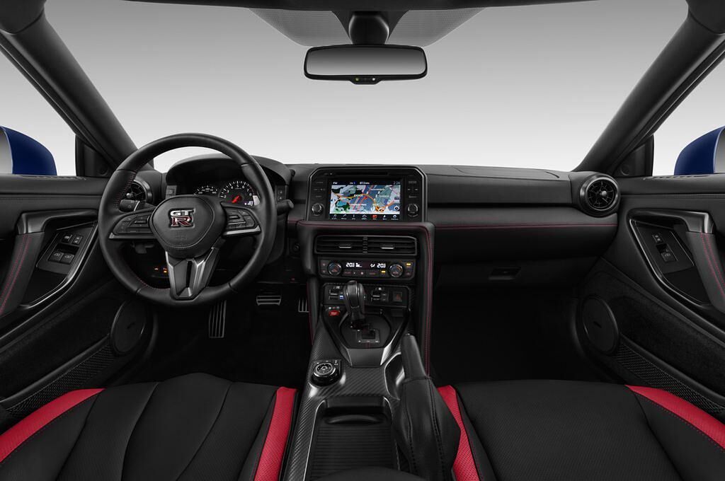 Nissan GT-R (Baujahr 2017) Black Edition 2 Türen Cockpit und Innenraum