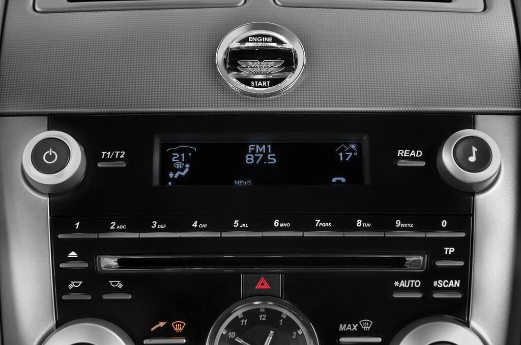 Aston Martin DBS (Baujahr 2010) - 2 Türen Radio und Infotainmentsystem