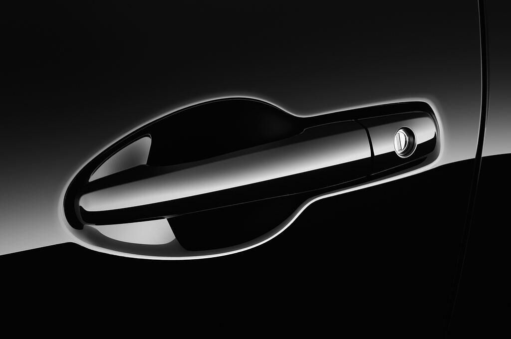 Suzuki Swift (Baujahr 2017) Comfort 5 Türen Türgriff