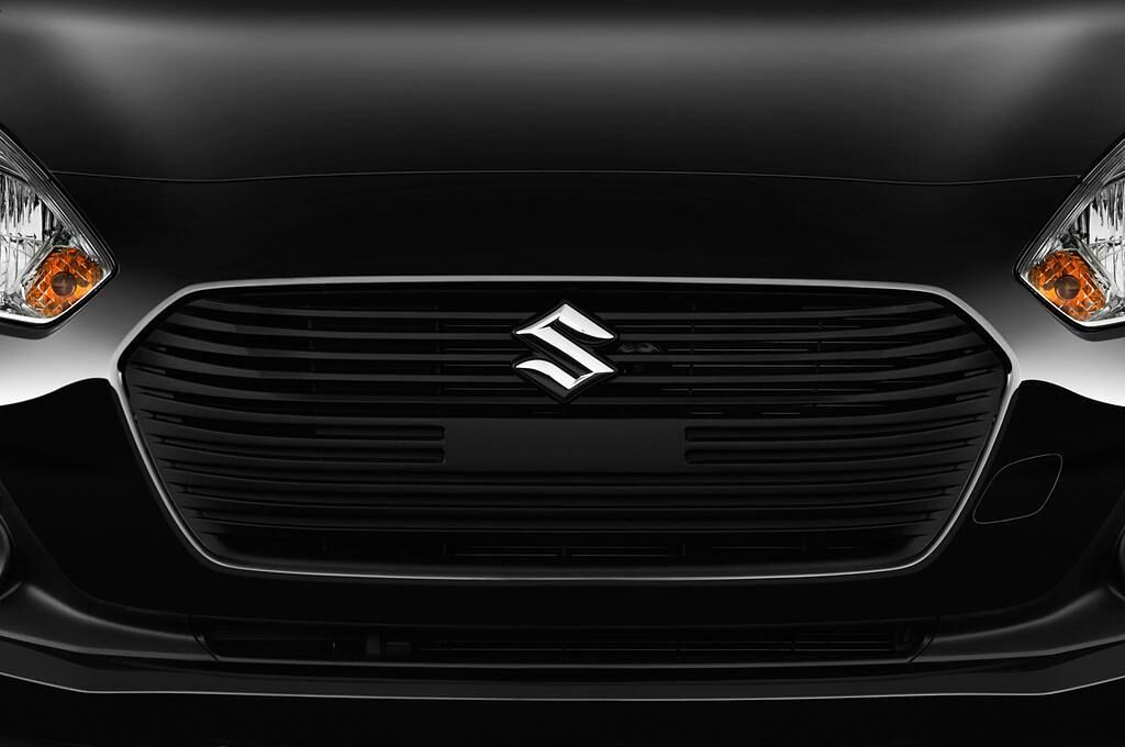 Suzuki Swift (Baujahr 2017) Comfort 5 Türen Kühlergrill und Scheinwerfer